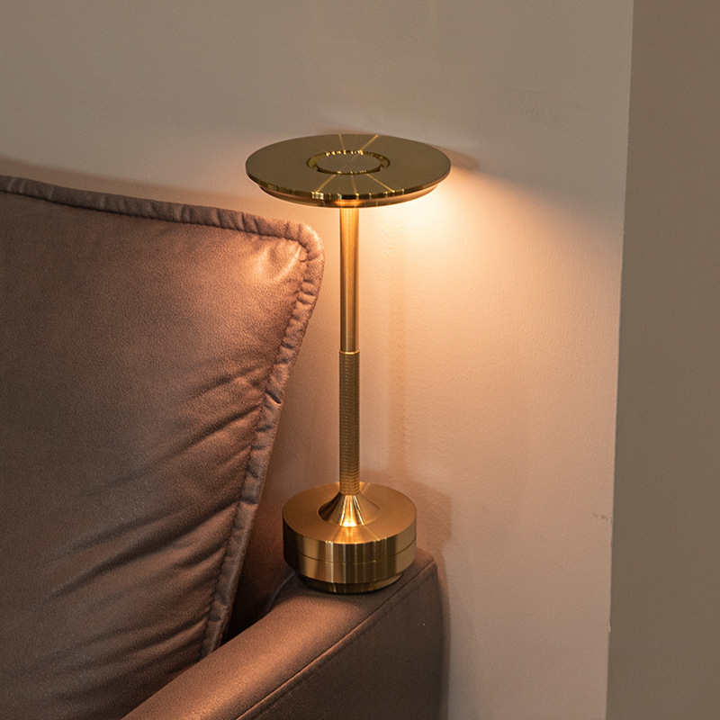 Draadloze Tafellamp met Verstelbare Helderheid – Oplaadbare LED Lamp voor Binnen en Buiten