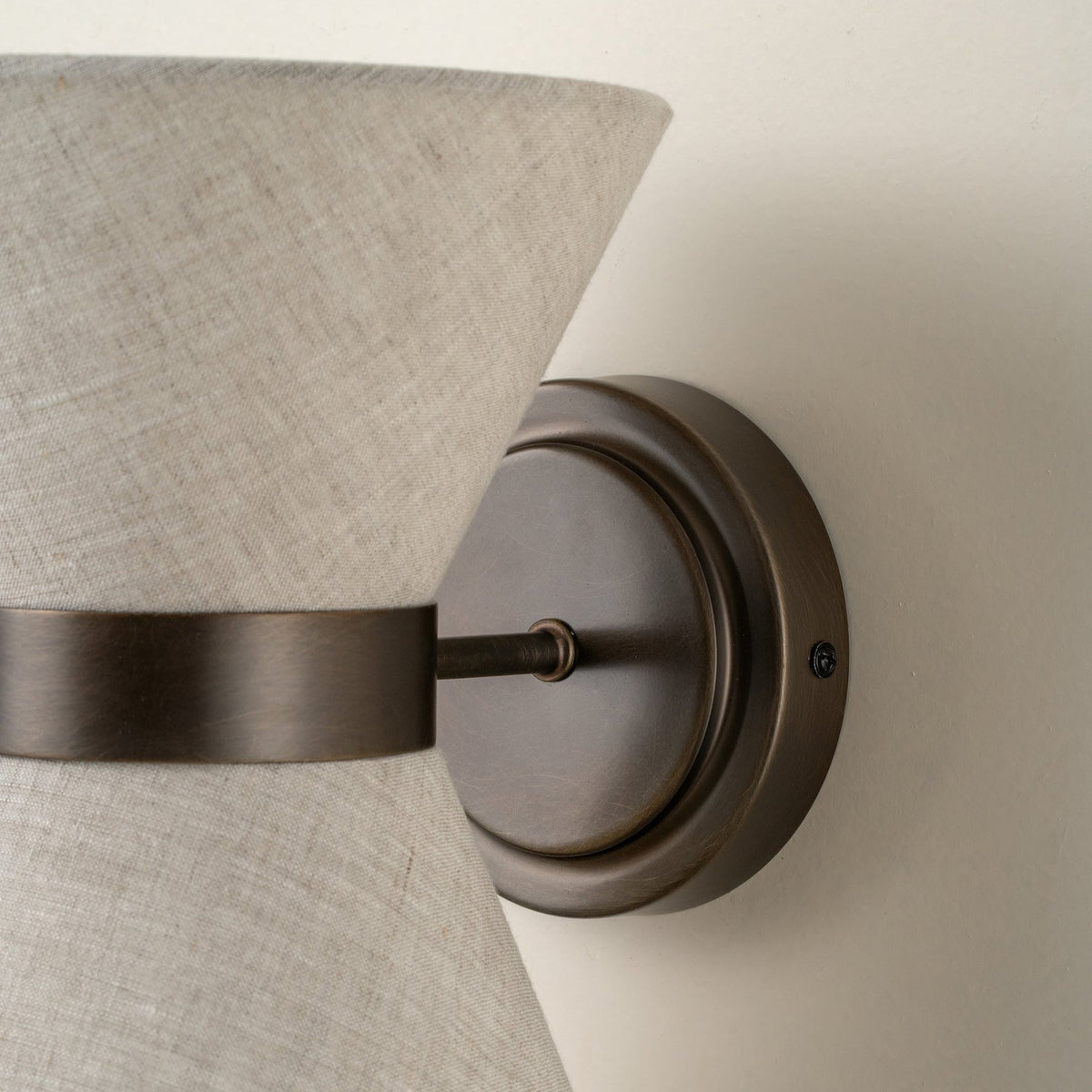 Up Down Wandlamp met Linnen Kap en Elegante Afwerking