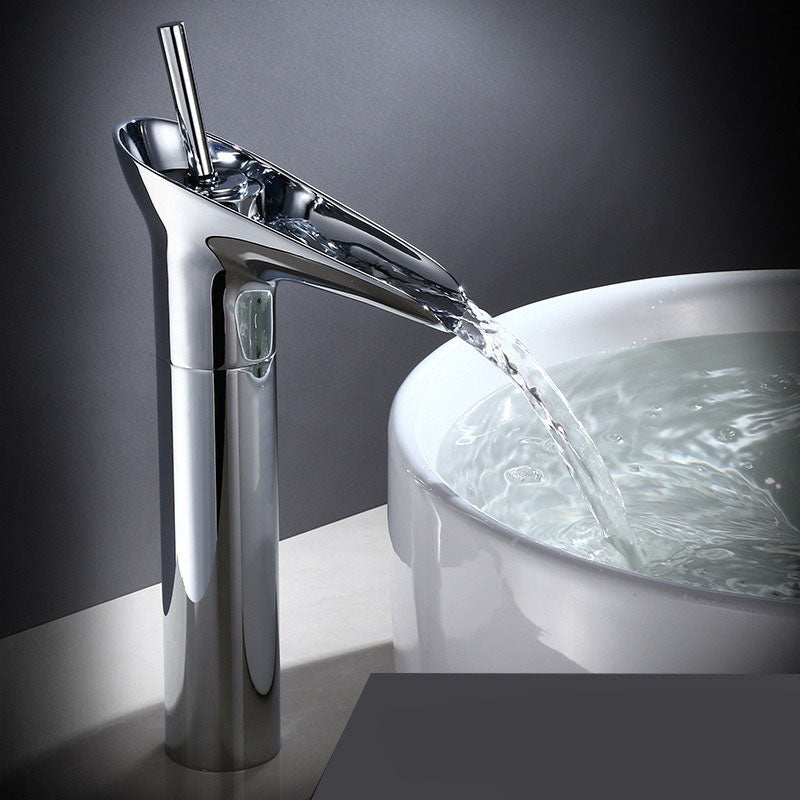 Elegante Waterval Badkamerkraan van Messing – Luxe en Duurzaam Ontwerp voor Badkamer 6