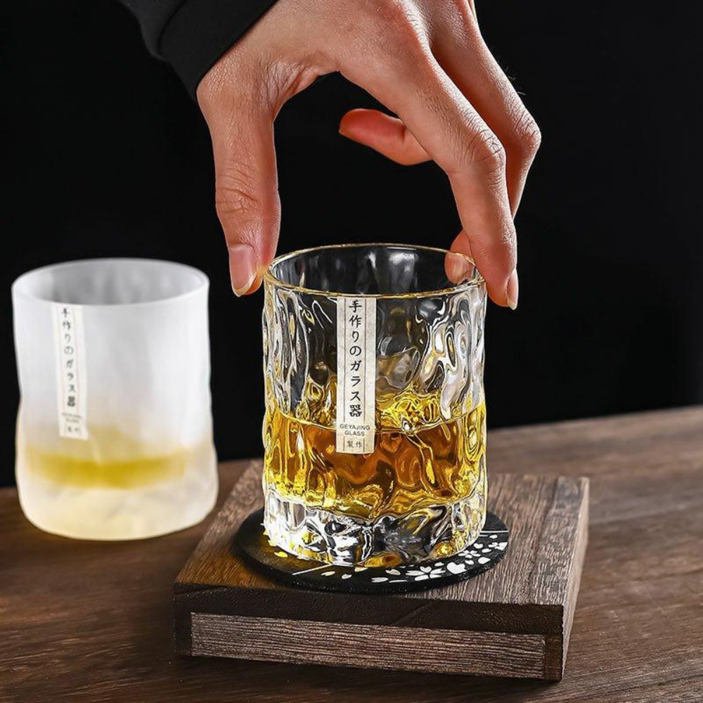 Elegante Whiskey Glazen Set met Geometrisch Ontwerp en Houten Geschenkdoos 1