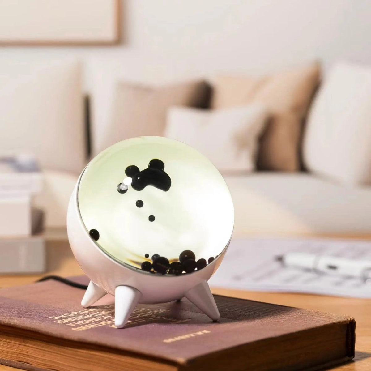 Ferrofluid Speaker Display met Bluetooth en Hypnotische Visuele Effecten