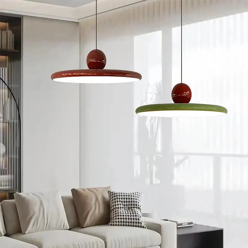 Hanglamp met Vliegende Schotel Ontwerp voor Eettafel en Woonkamer