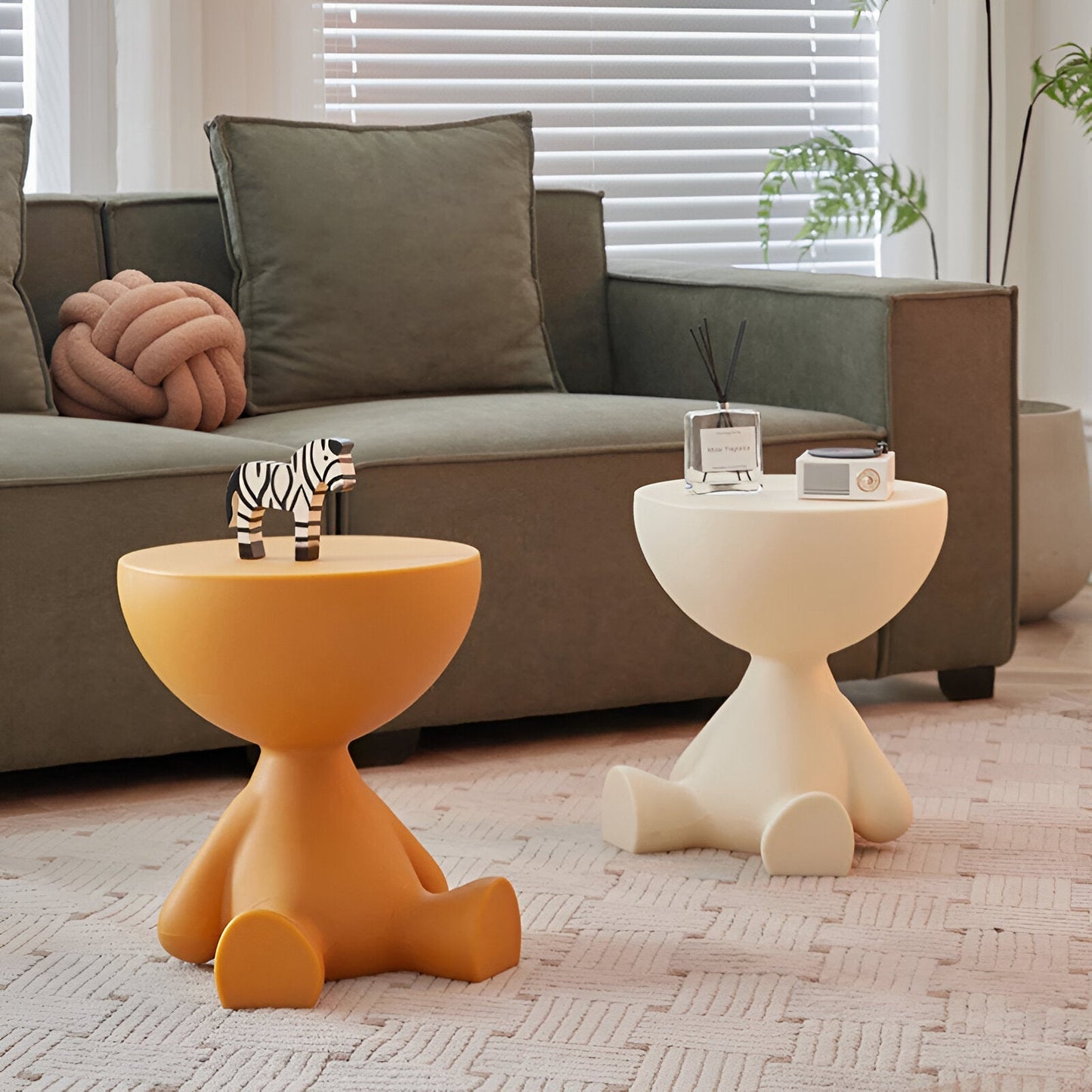 Luxe Ronde Salontafel – Elegante Bijzettafel voor Woonkamer en Stoel 1