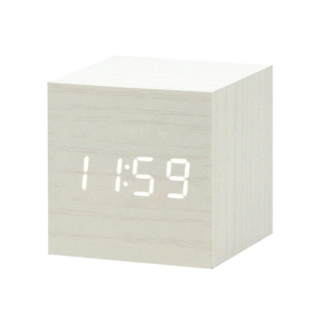 Minimalistische Digitale Wekker met Spraakbesturing en Helder LED-Display voor Slaapkamer 10