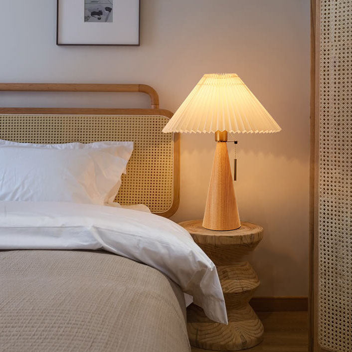 Minimalistische Vintage Geplooide Houten Tafellamp – Lichtbruin en Walnoot voor Binnengebruik 9