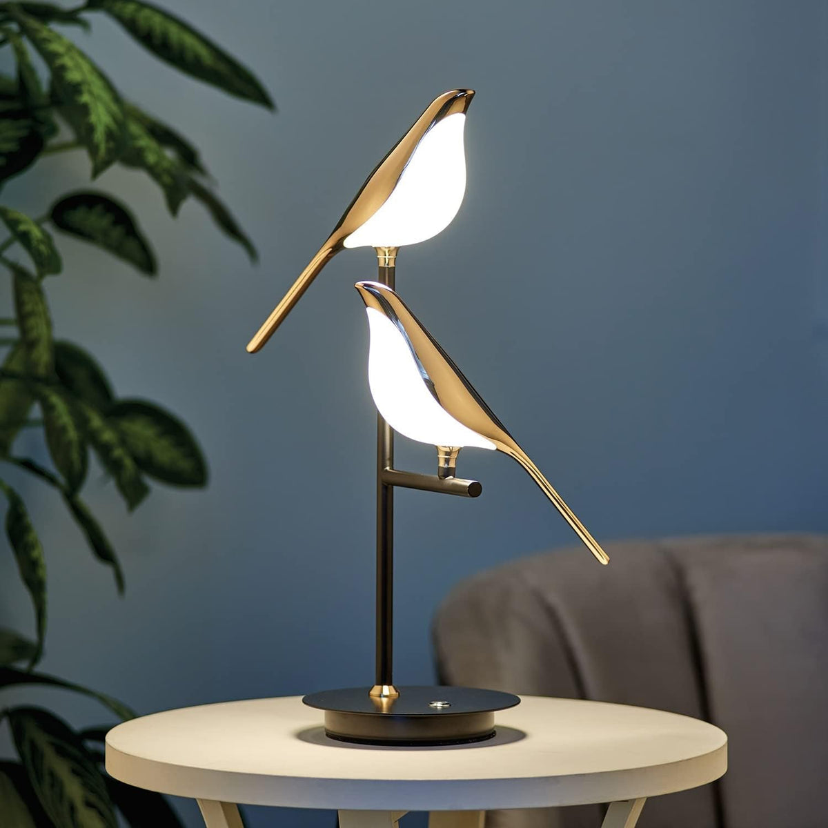 Tafellamp met Vogelontwerp en Sculpturaal LED Design voor Slaapkamer en Woonkamer