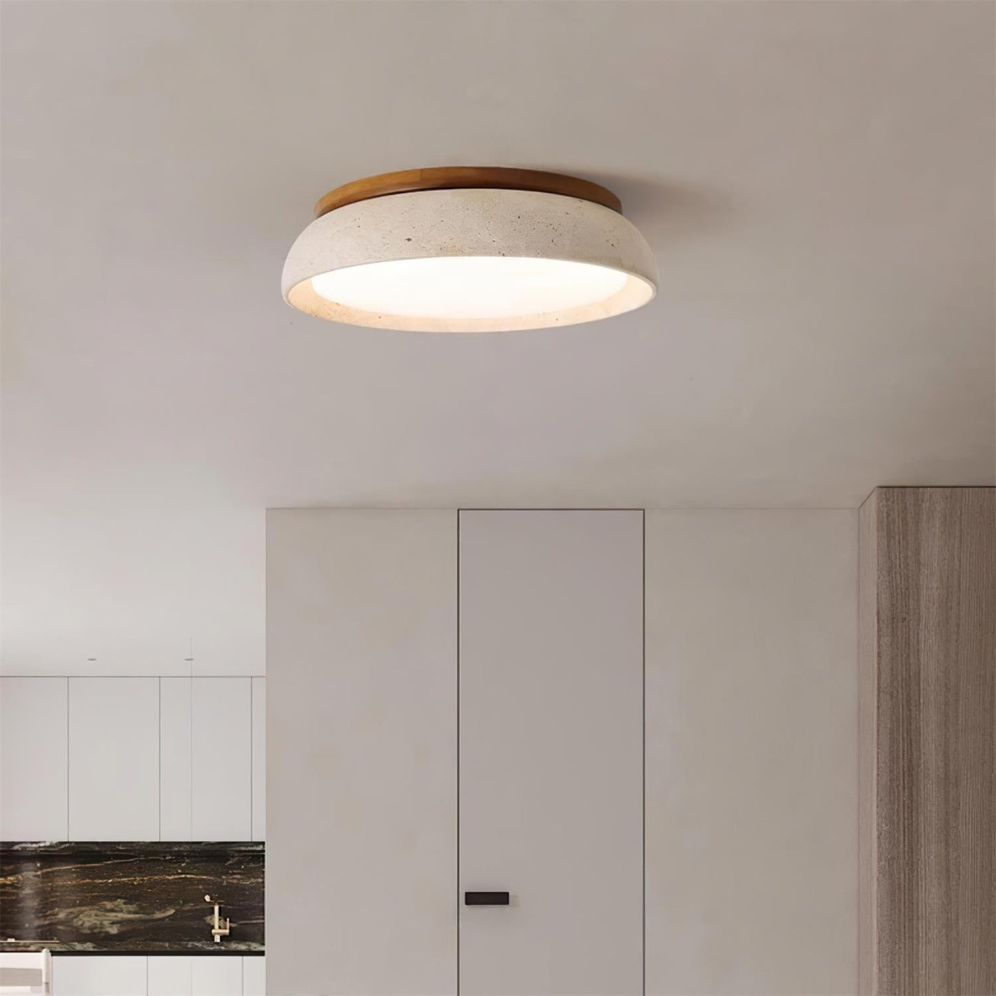 Moderne Travertine LED Plafondlamp met Warm Witte Verlichting en Natuurlijke Houten Accenten 2