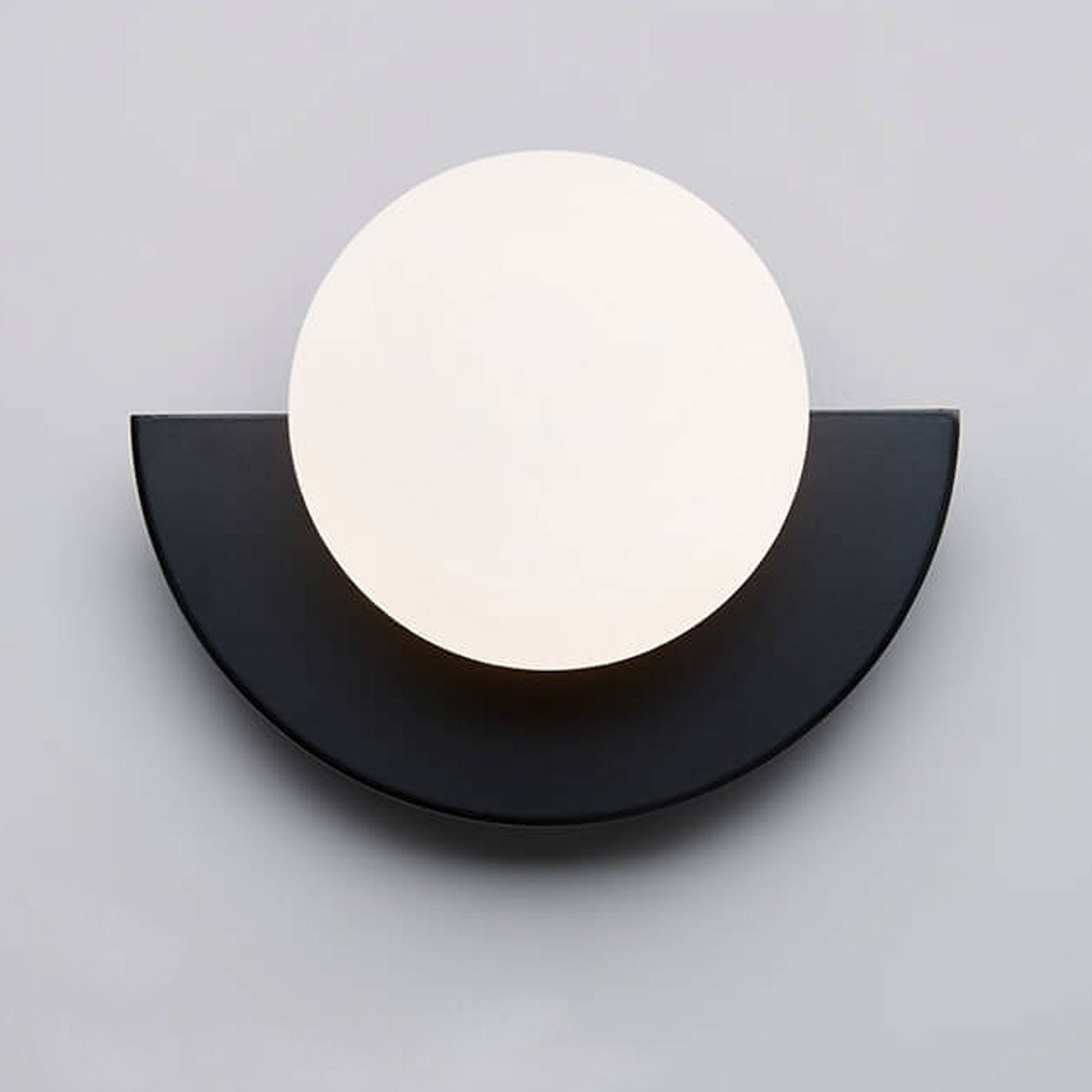 Moderne Wandlamp Zwart met Glazen Halfronde Schaduw voor Binnen – Minimalistische Muurlamp 5
