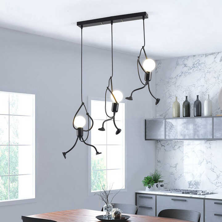 Retro Hanglamp in de Vorm van een Speelse Pop – Unieke Pendelverlichting voor Kinderkamer en Speelruimte 1