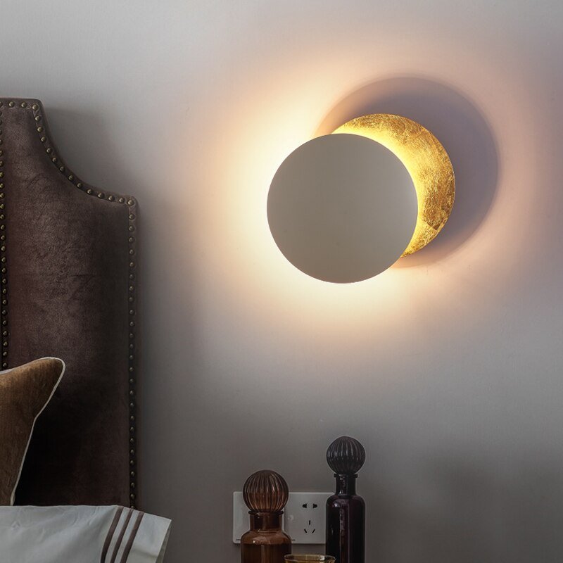 Moderne Zonsverduistering Wandlamp met Warm LED Licht – Unieke Muurlamp voor Binnen Koper Wit