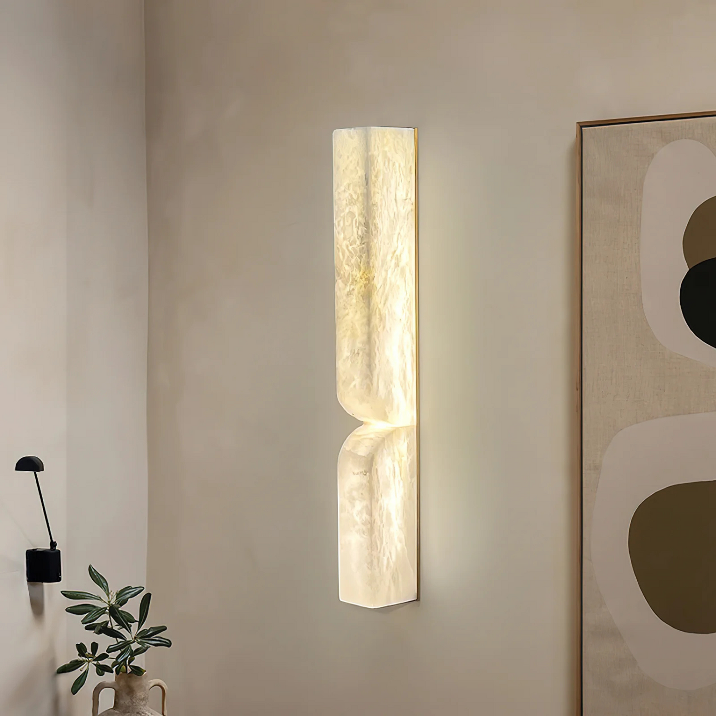 Sculpturale Wandlamp van Albast met Messing Accenten Japandi 60cm