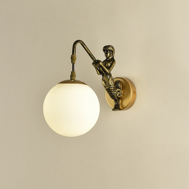 Vintage Wandlamp met Glazen Bol Zeemeermin Goud Wit