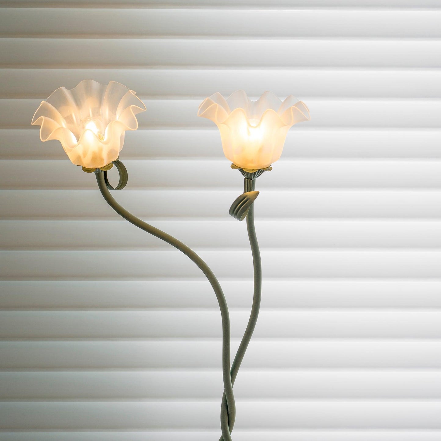 Vloerlamp Calla Bloemen - Matte Groene Staande Lamp met Witte Bloemen voor Woonkamer Decoratie 5