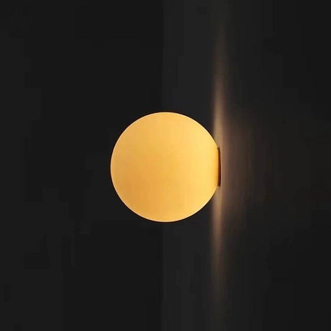 Wandlamp met Mat Glazen Kap en Geïntegreerde LED – Moderne Binnenverlichting