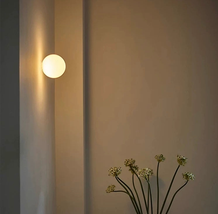 Wandlamp met Mat Glazen Kap en Geïntegreerde LED – Moderne Binnenverlichting