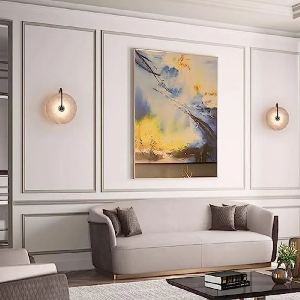 Sfeervolle Wandlamp met Albasten Kap en Elegante Boog