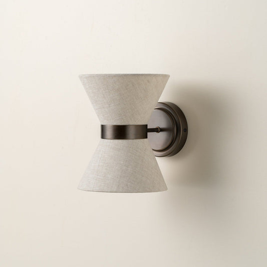 Bronzen Wandlamp met Natuurlijke Linnen Kap en Elegante Afwerking voor Binnengebruik 0