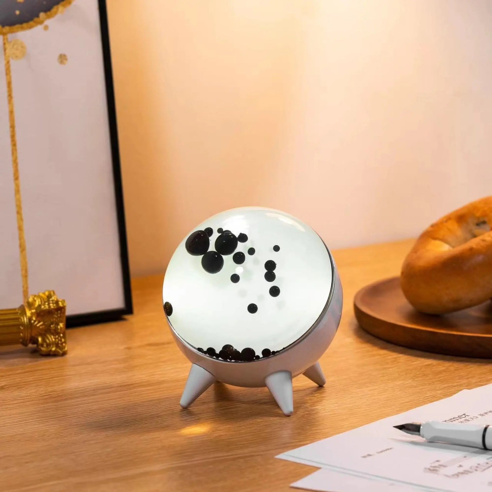 Ferrofluid Speaker Display met Bluetooth en Hypnotische Visuele Effecten