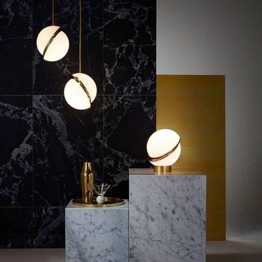 Bol Hanglamp met Gouden Accenten – Moderne Woonkamer Lamp