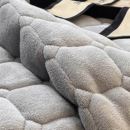 Moderne Fleece Deken met Vierkante Textuur voor Comfort en Multifunctioneel Gebruik 5
