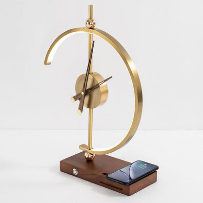 Moderne Staande Lamp met Draadloze Oplaadfunctie – Energiezuinige LED Verlichting 4