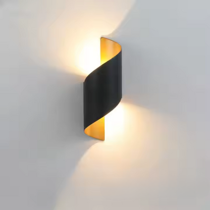 Moderne Wandlamp Zwart met Organisch Design en Sculpturaal Licht zwart Goud