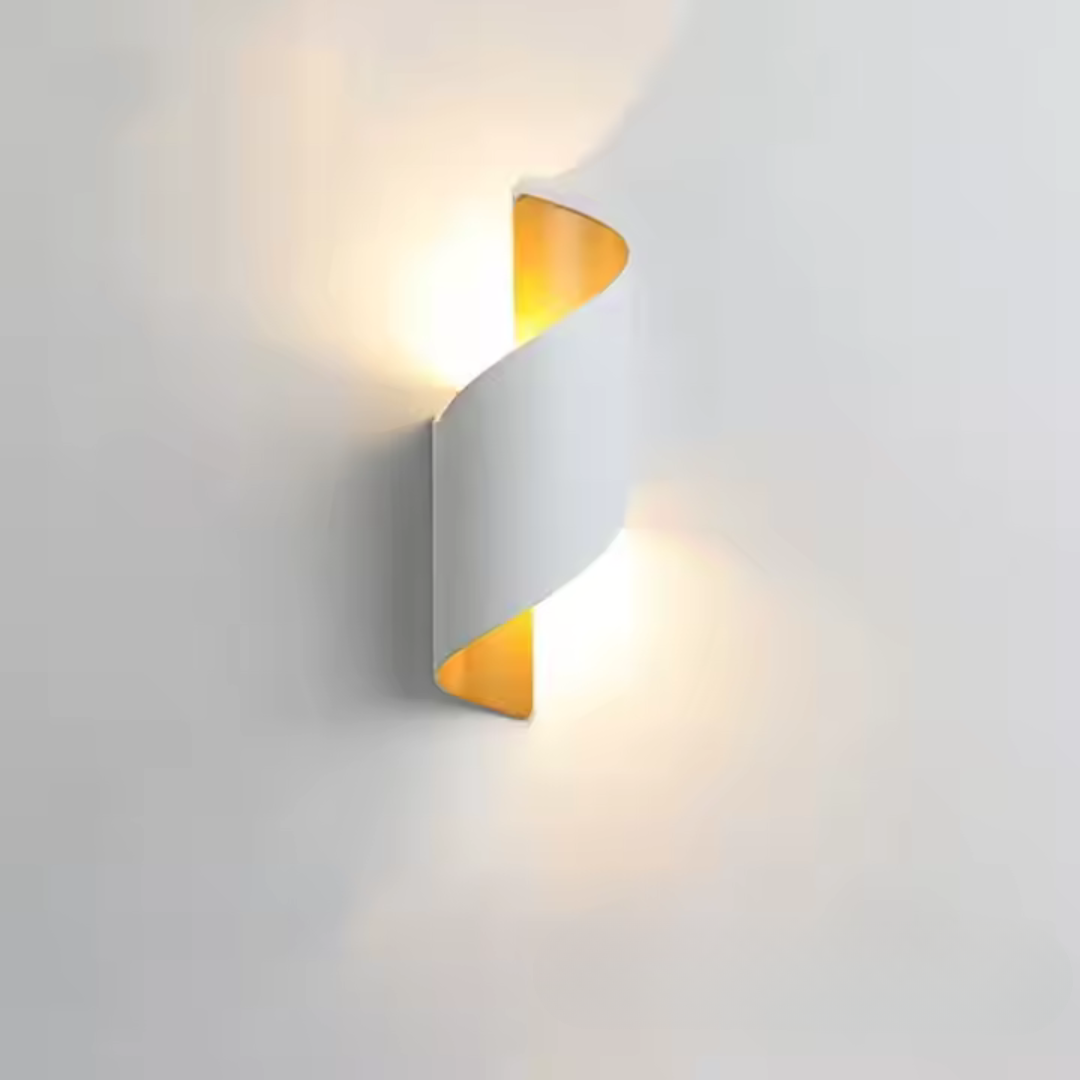Moderne Wandlamp Zwart met Organisch Design en Sculpturaal Licht Wit goud