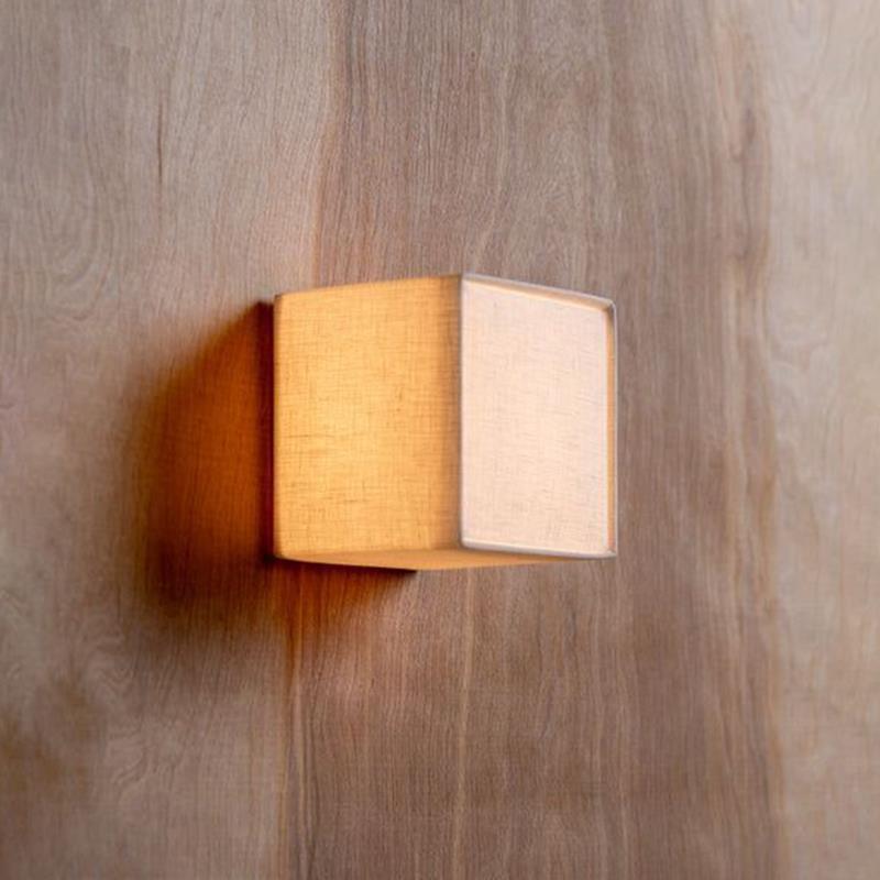 Wandlamp met Stoffen Kap en Geïntegreerde LED voor Moderne Binnenruimtes
