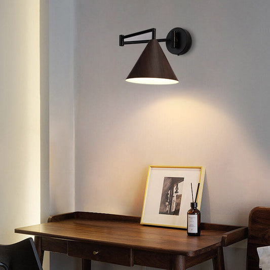 Noordse Minimalistische Wandlamp van Hout en IJzer – Muurlamp voor Binnen met 1 Lichtbron 0