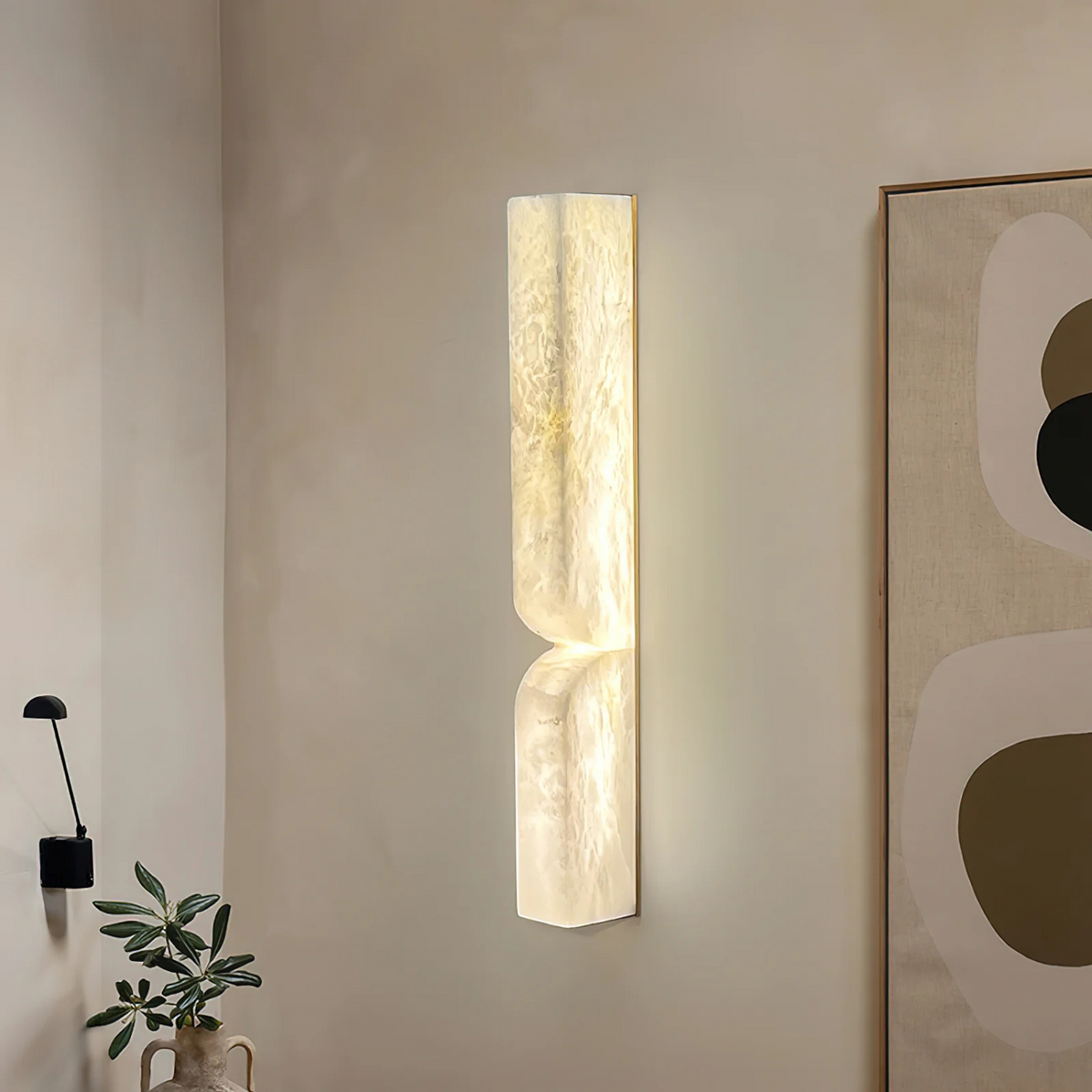 Sculpturale Wandlamp van Albast met Messing Accenten Japandi 60cm