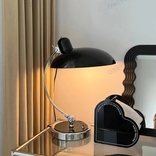 Tafellamp met Bauhaus Design en Scandinavische Stijl voor Bureau en Nachtkastje 1
