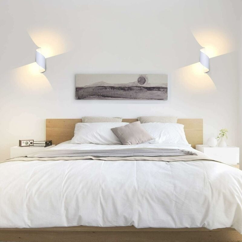 Moderne Wandlamp Zwart met Organisch Design en Sculpturaal Licht