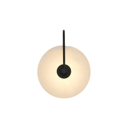 Sfeervolle Wandlamp met Albasten Kap en Elegante Boog